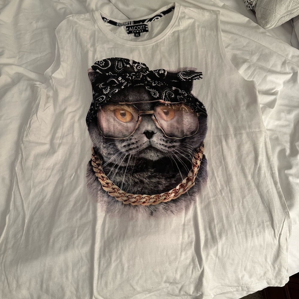 Alcott White T-Shirt with Cool Cat Design
